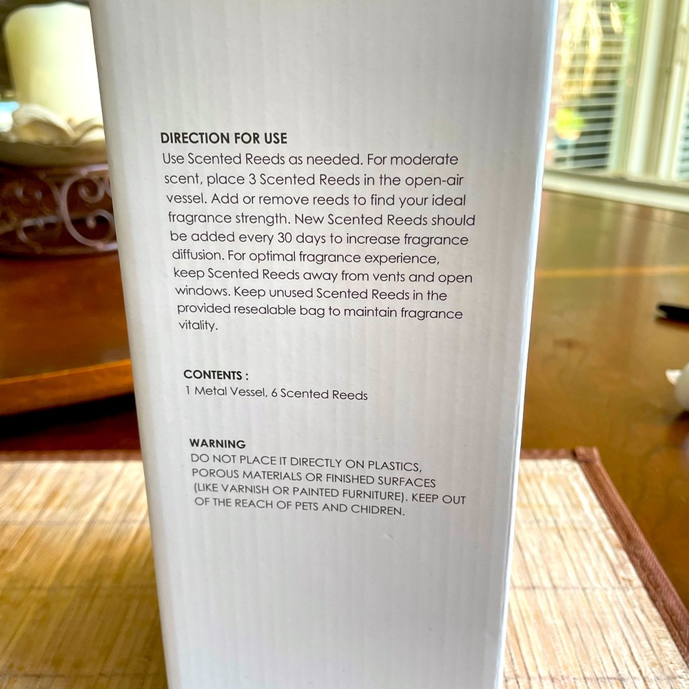 Pre-Scented Reed Diffuser - Picture 4 of 5